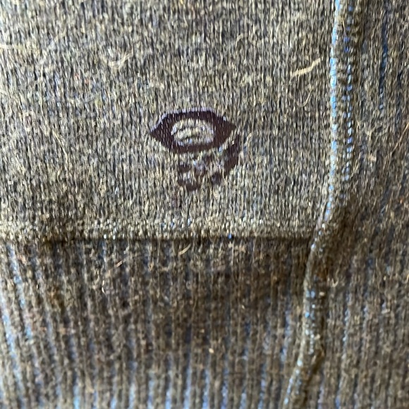 Mountain Hardwear athletic zip up with zipper pocket on left arm - Picture 9 of 14
